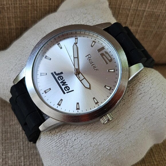 Remix Unisex Wristwatch Quartz Analog Silver Tone case Black Rubber Strap Watch - Picture 2 of 11